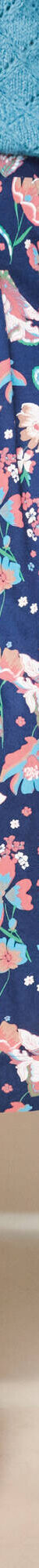 Jupe boutonnée imprimée (bleu nuit / rose) Jupe boutonnée imprimée (bleu nuit / rose)